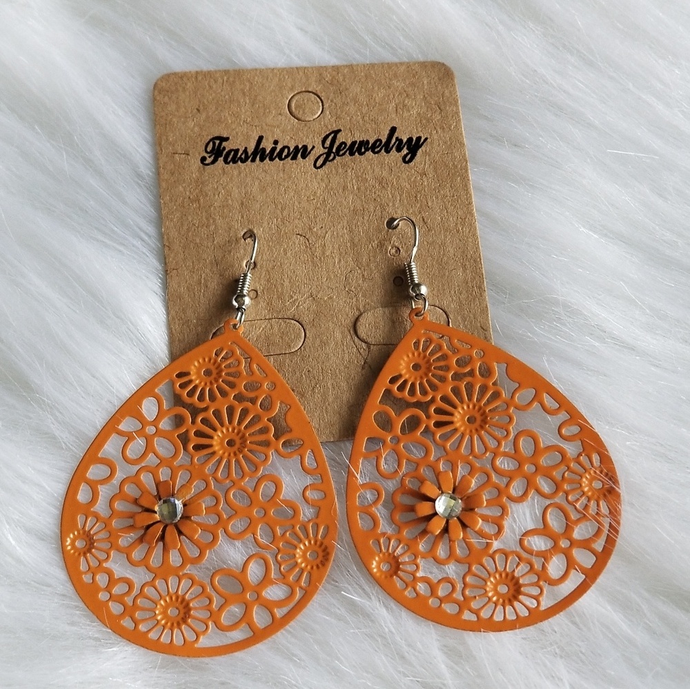 🆕️ 3/$18 Fall Boho Chic Flower Dangle Earrings